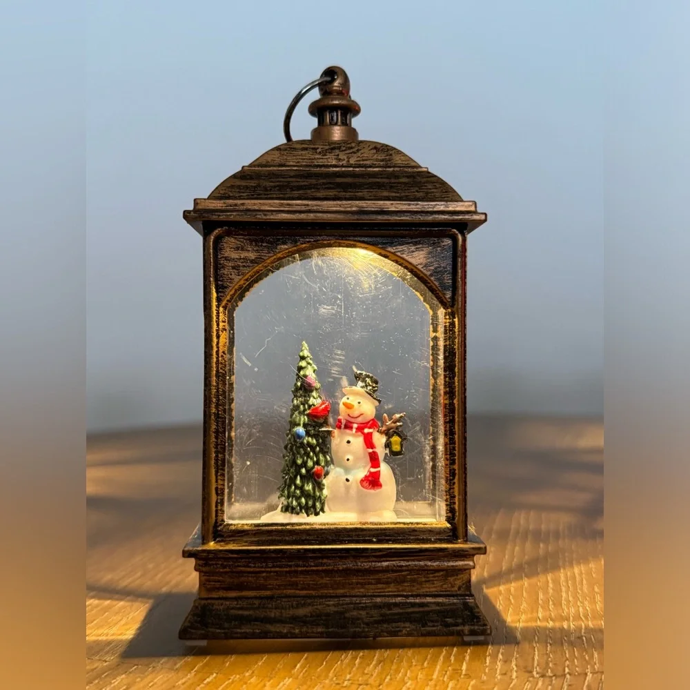 Elegant Snowman Lantern Decor – Winter LED Light Christmas Display